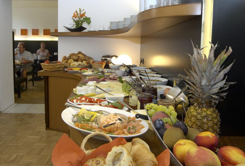 Abc Hotel Констанц Екстериор снимка