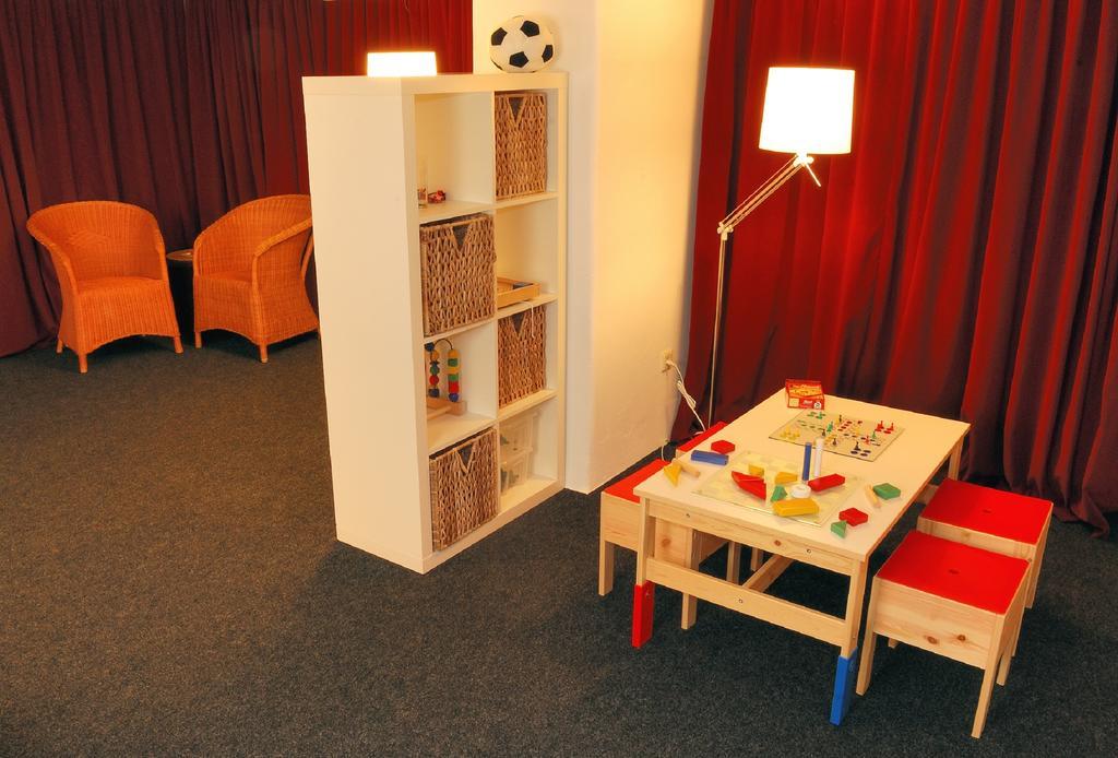 Abc Hotel Констанц Екстериор снимка